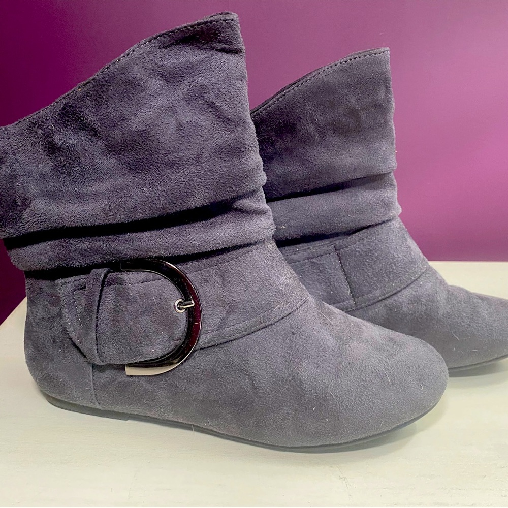 Top Moda pull on slouch ankle bootie